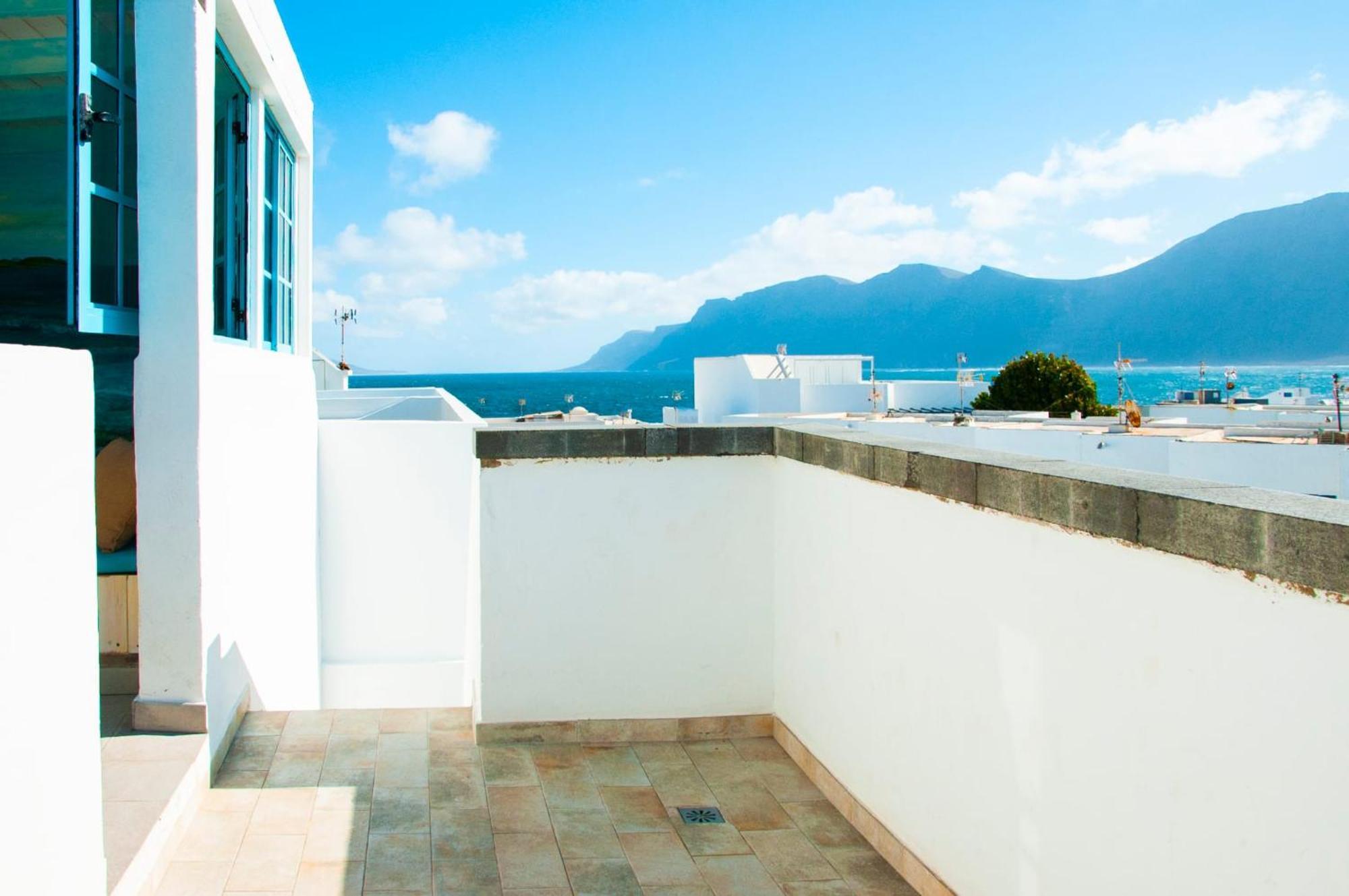 Atico Surf Apartment Famara Exterior photo